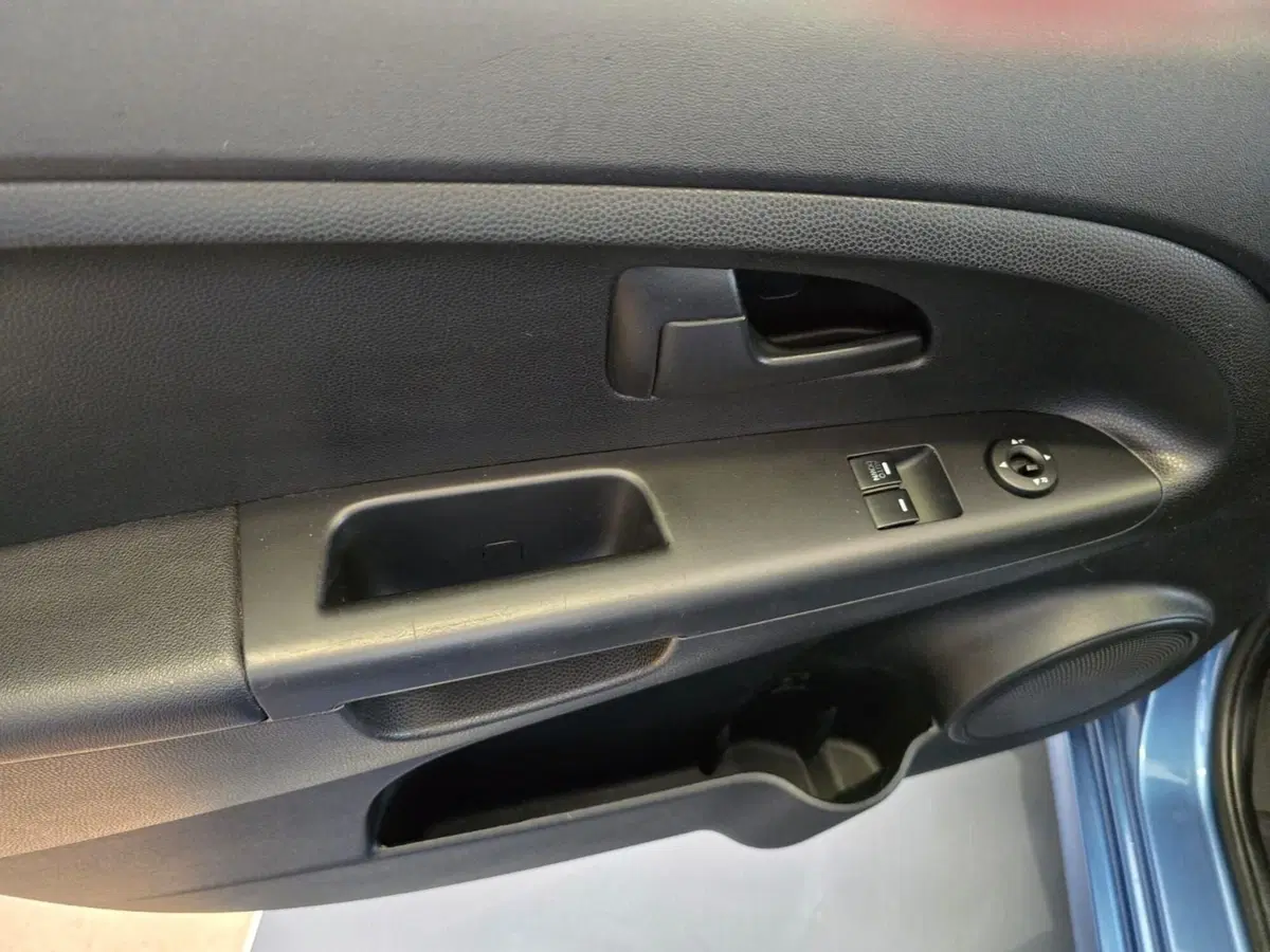 Kia Venga usata a Rimini (11)