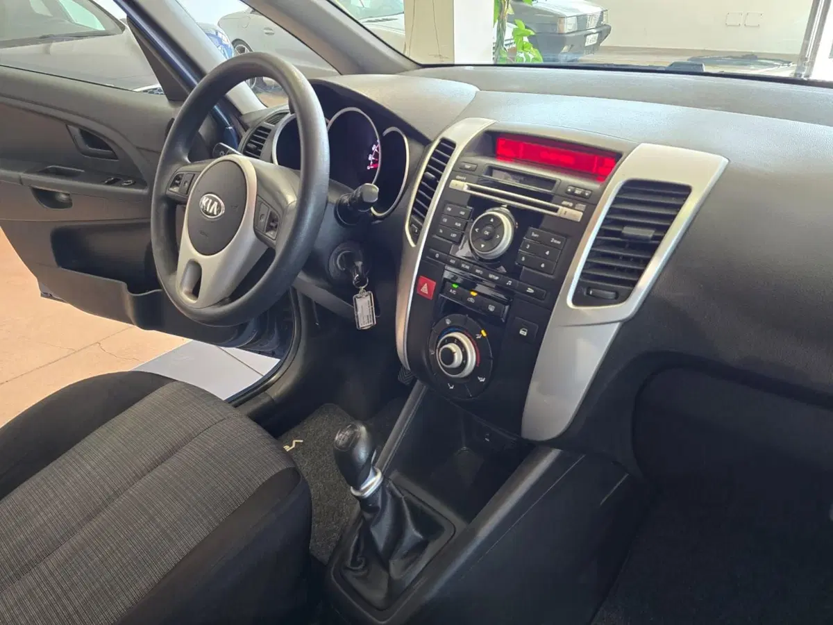 Kia Venga usata a Rimini (15)