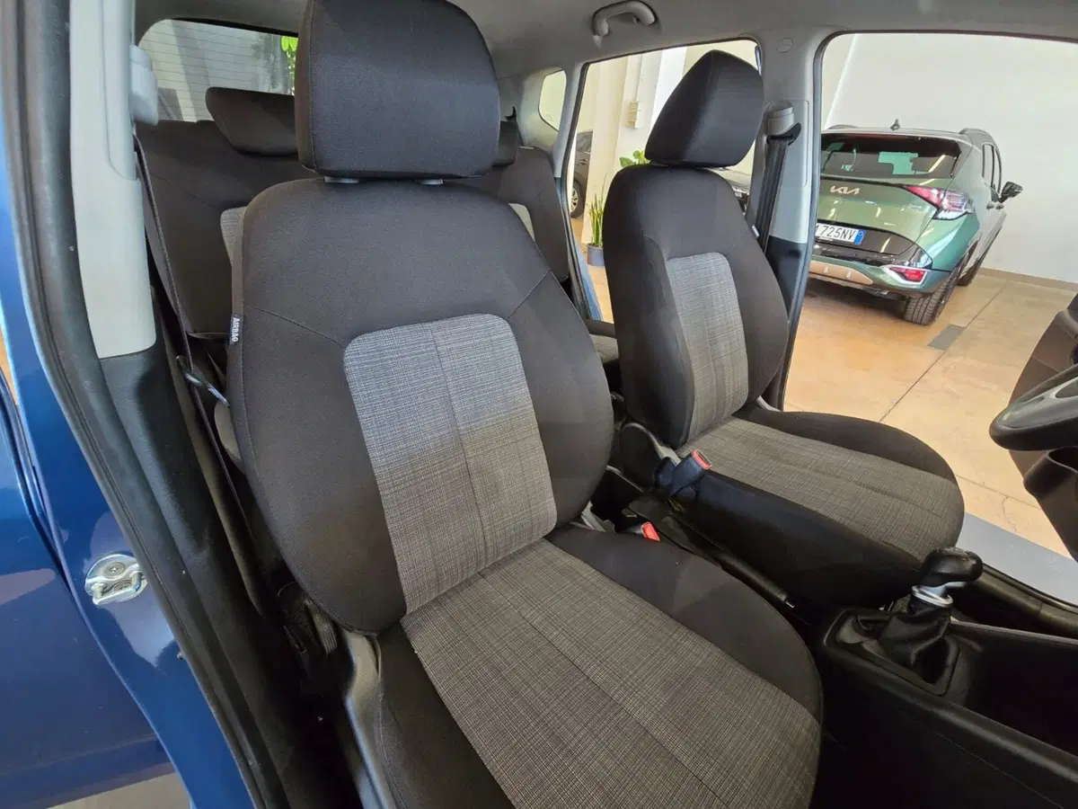 Kia Venga usata a Rimini (16)