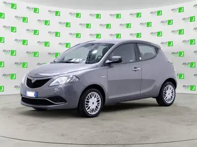 Lancia Ypsilon 1.0 FireFly 5 porte S&amp;S Hybrid Ecochic Silver del 2022 usata a Ceccano