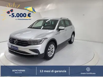 Volkswagen Tiguan 2.0 TDI 150 CV SCR DSG 4MOTION Life del 2023 usata a Catanzaro