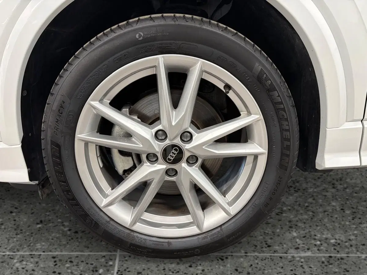 Audi Q2 usata a Bari (12)