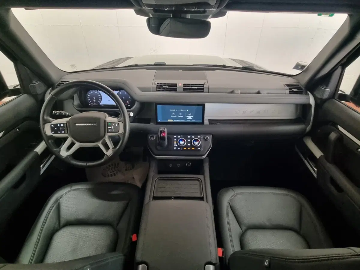 Land Rover Defender usata a Brescia (4)