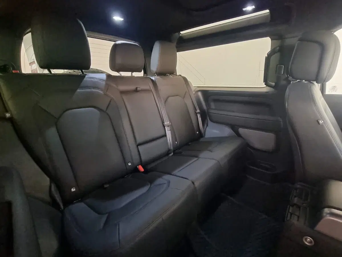 Land Rover Defender usata a Brescia (5)