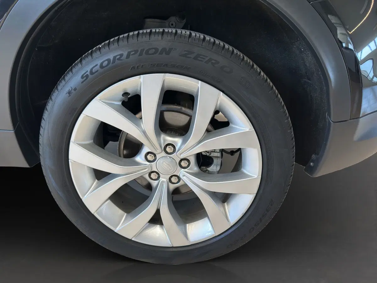 Land Rover Discovery Sport usata a Latina (9)