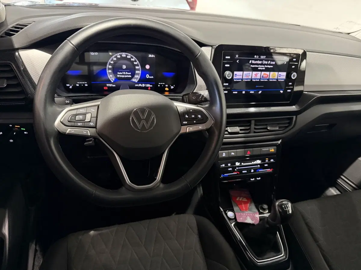 Volkswagen T-Cross usata a Genova (11)