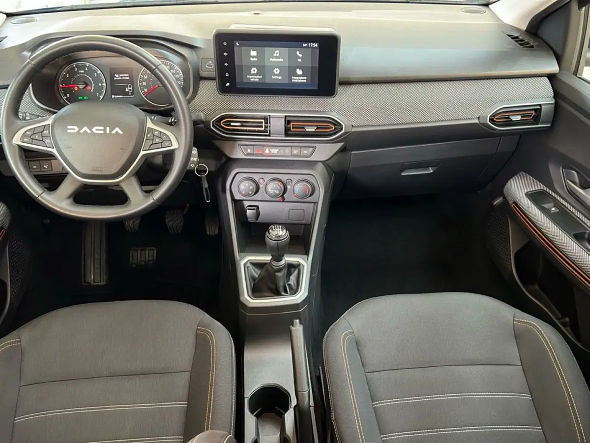 Dacia Sandero usata a Roma (11)