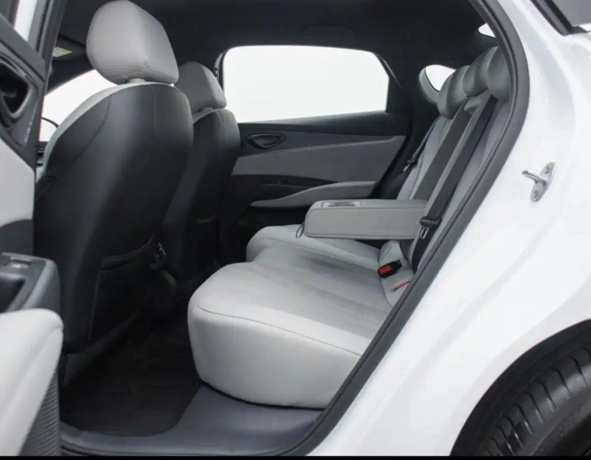 Byd Seal 6 DM-i nuova a Bologna (8)