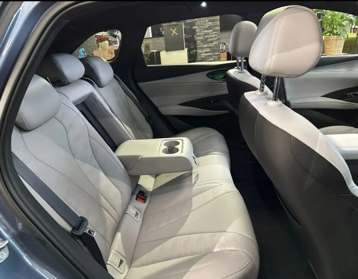 Byd Seal 6 DM-i Station Wagon nuova a Bologna (15)