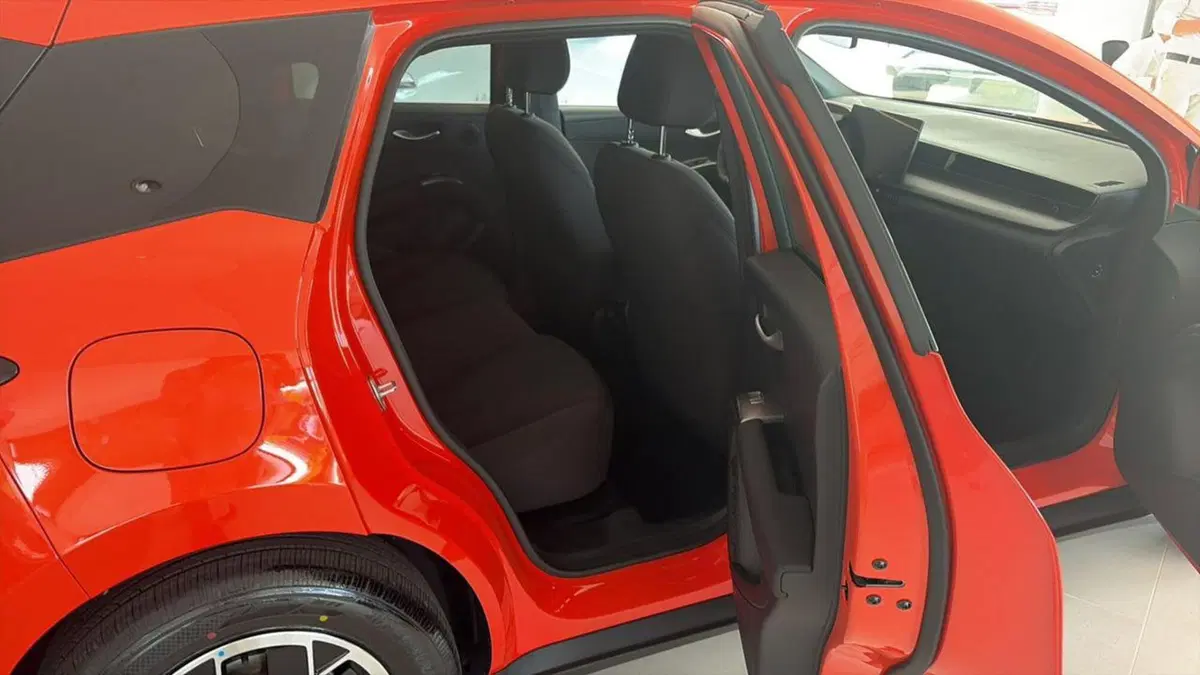 Byd Dolphin G DM-i nuova a Bologna (4)
