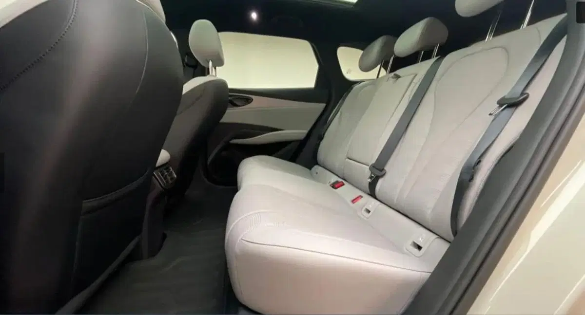 Byd Seal 6 DM-i Station Wagon nuova a Bologna (6)