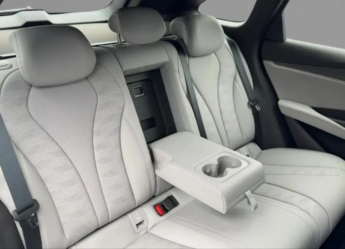 Byd Seal 6 DM-i Station Wagon nuova a Bologna (12)