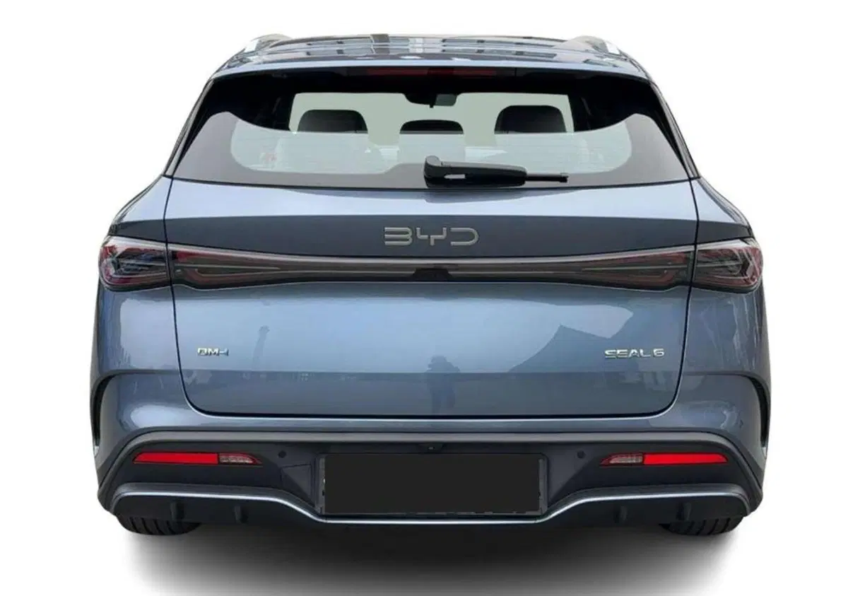 Byd Seal 6 DM-i Station Wagon nuova a Bologna (5)