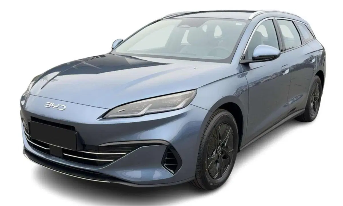 Byd Seal 6 DM-i Station Wagon nuova a Bologna (8)