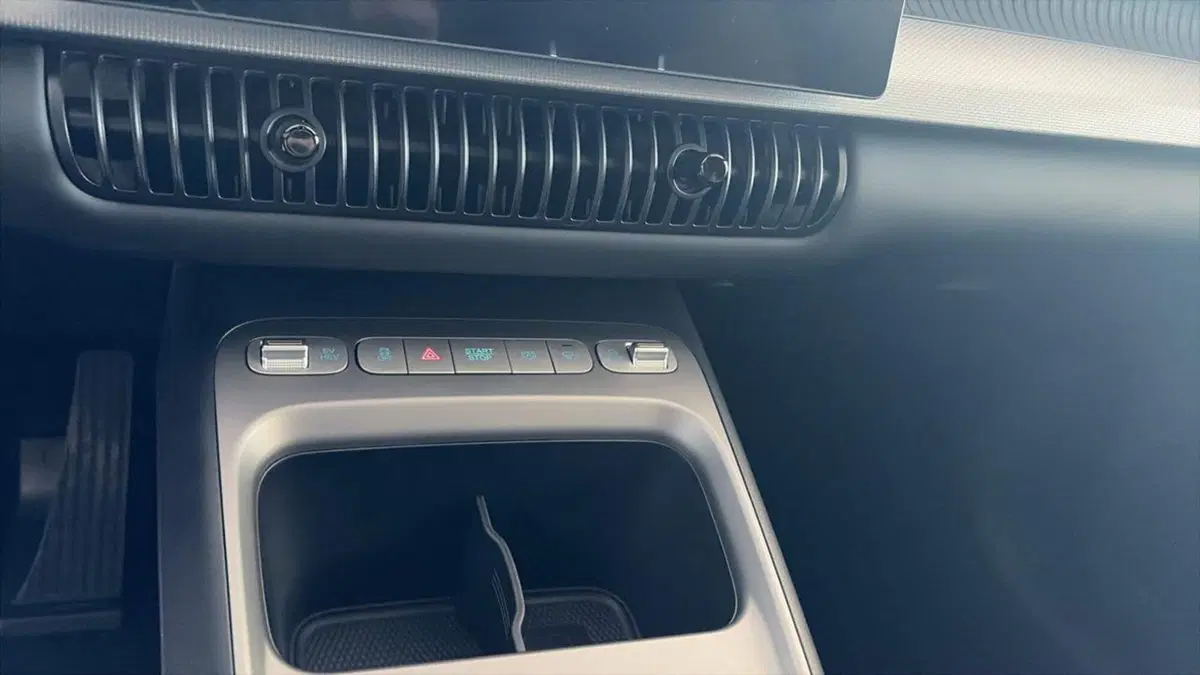 Byd Dolphin G DM-i nuova a Bologna (20)