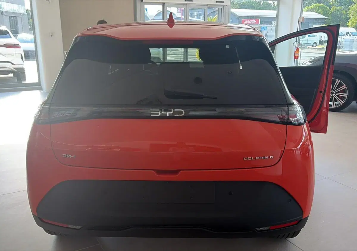 Byd Dolphin G DM-i nuova a Bologna (7)