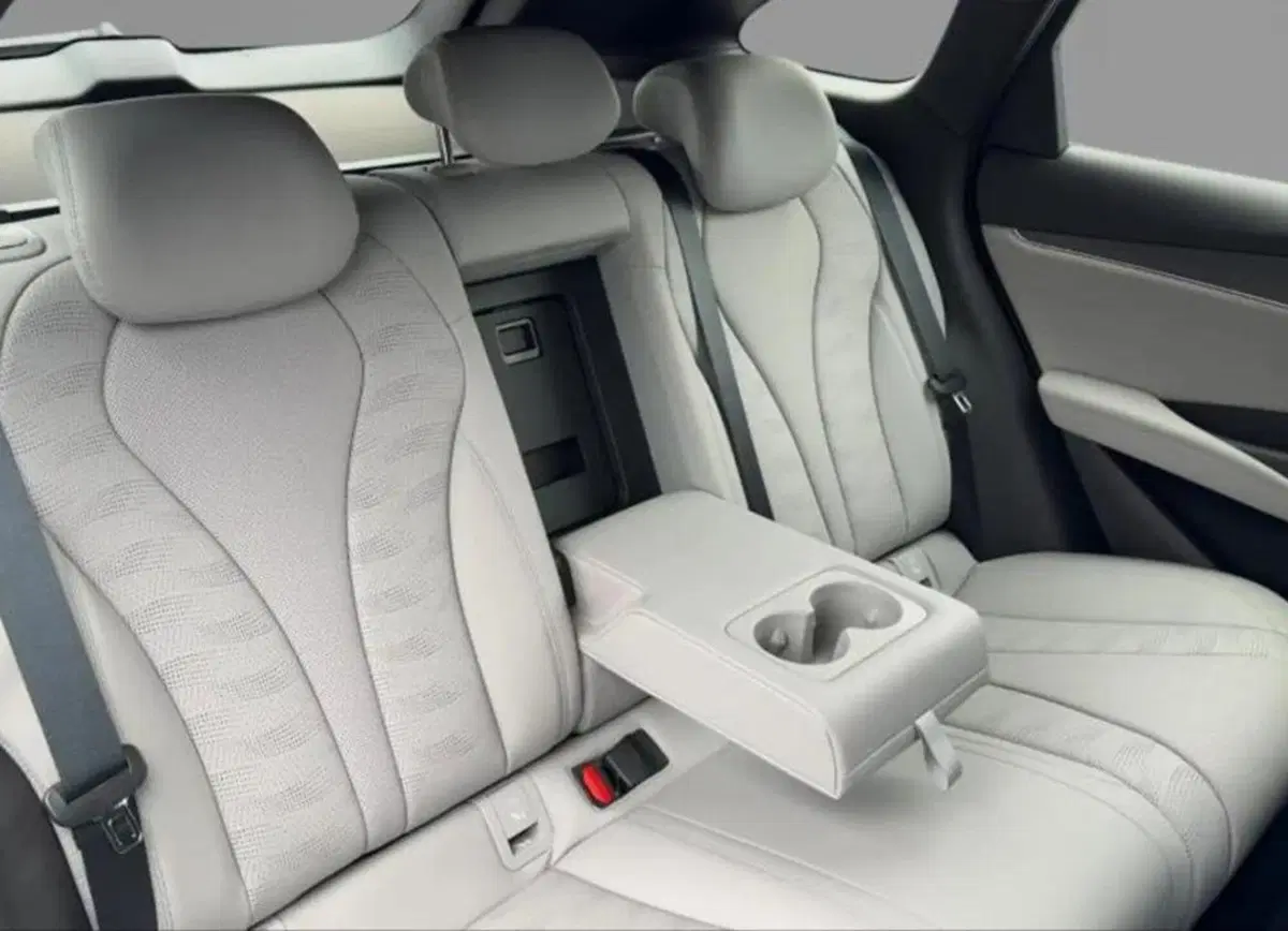 Byd Seal 6 DM-i Station Wagon nuova a Bologna (12)