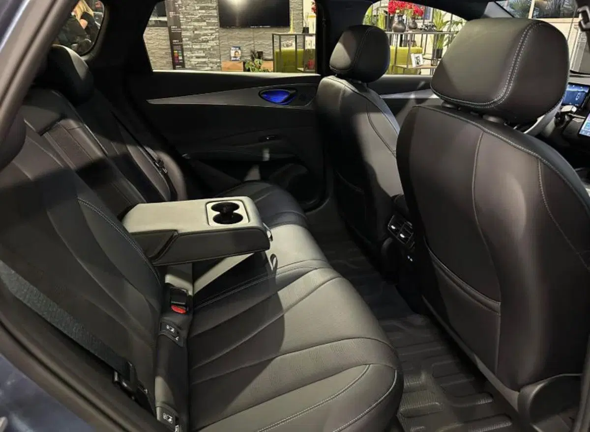 Byd Seal 6 DM-i Station Wagon nuova a Bologna (15)