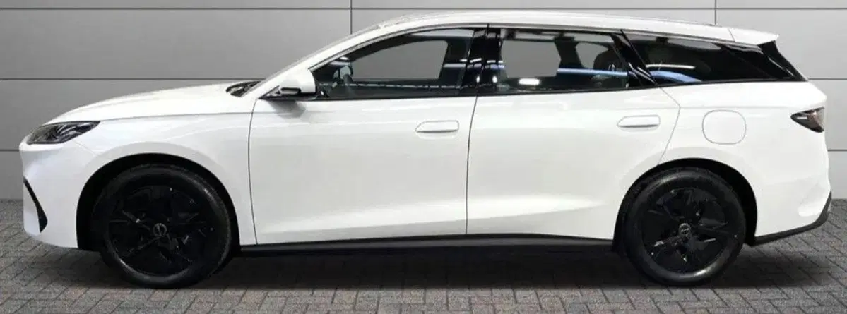 Byd Seal 6 DM-i Station Wagon nuova a Bologna (4)