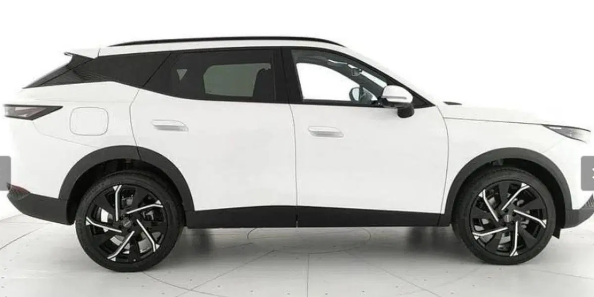 Omoda Omoda 7 SHS-P nuova a Bologna (4)