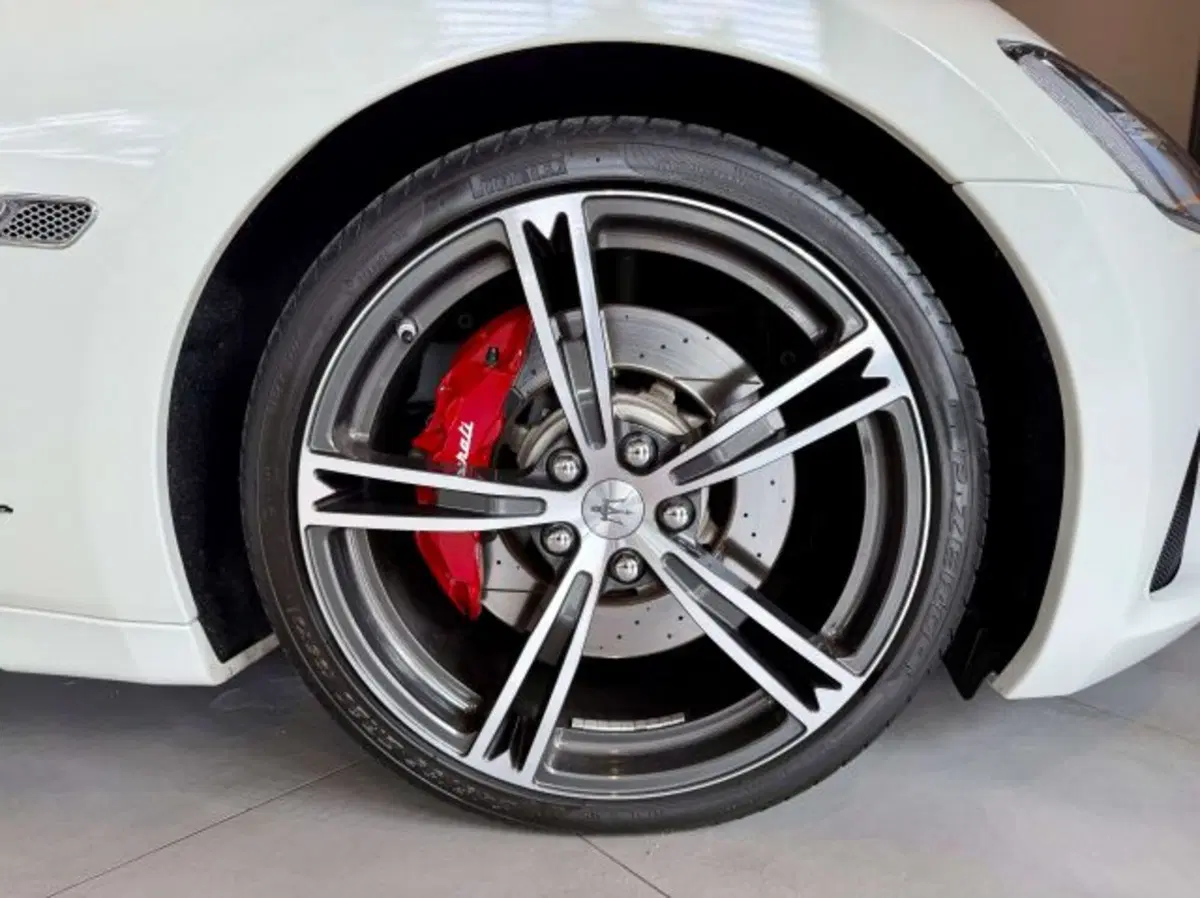 Maserati Granturismo usata a Torino (4)