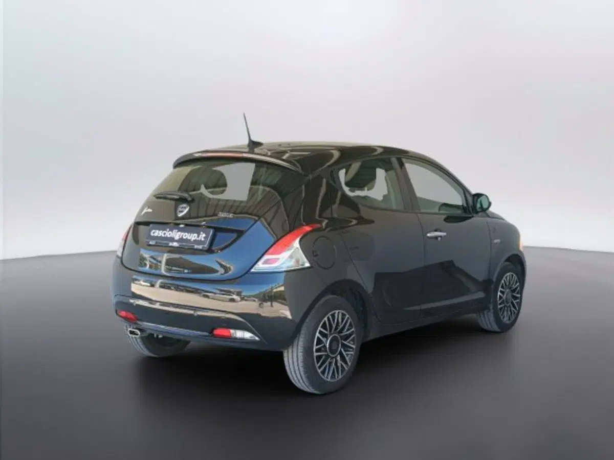 Lancia Ypsilon usata a Teramo (4)