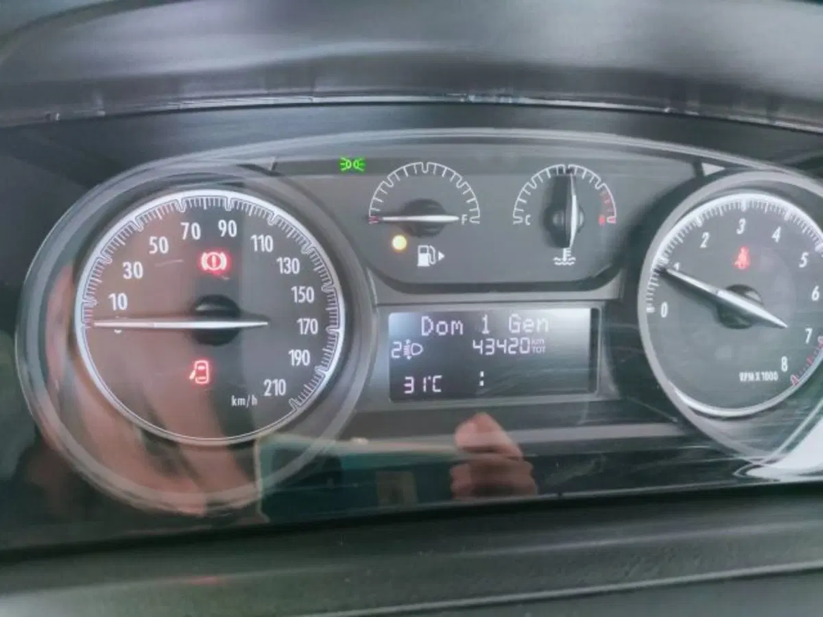 Lancia Ypsilon usata a Teramo (17)