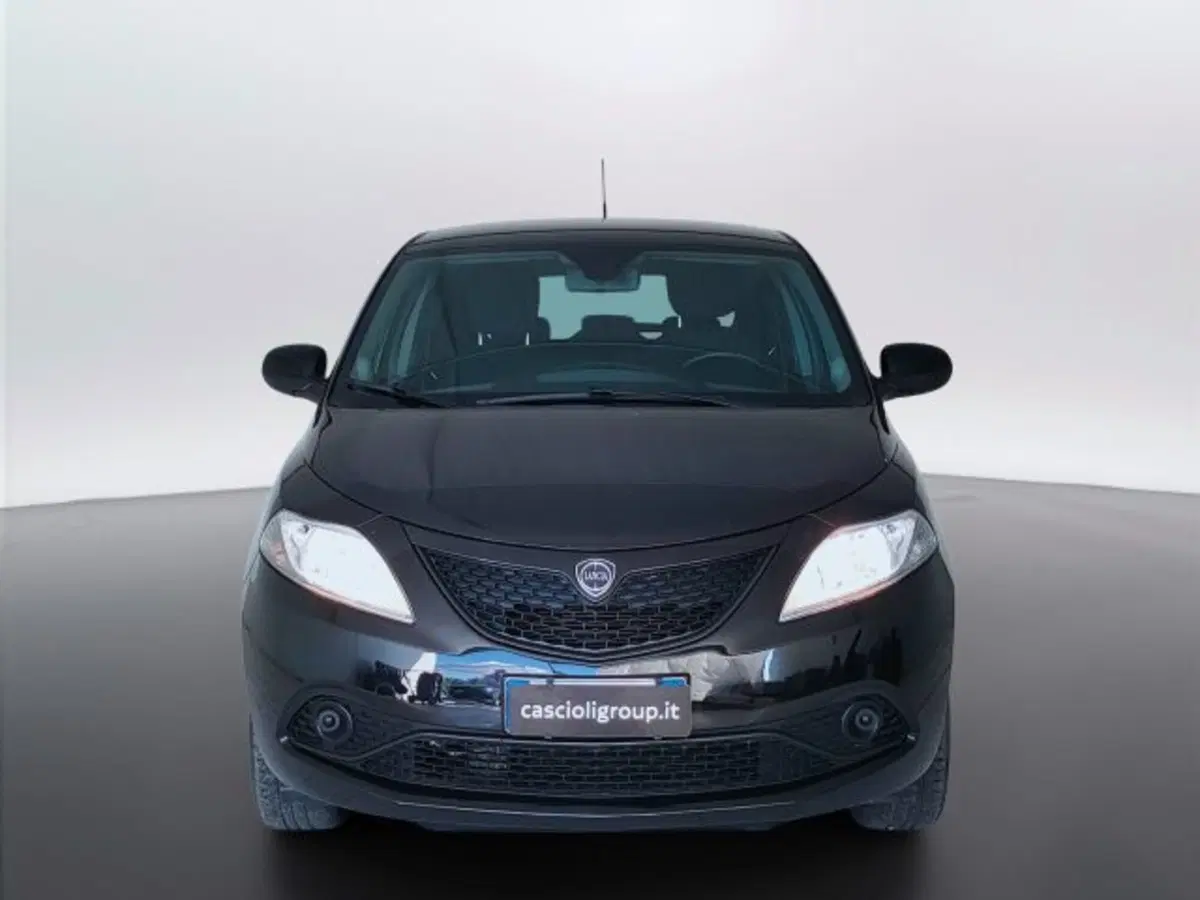 Lancia Ypsilon usata a Teramo (2)