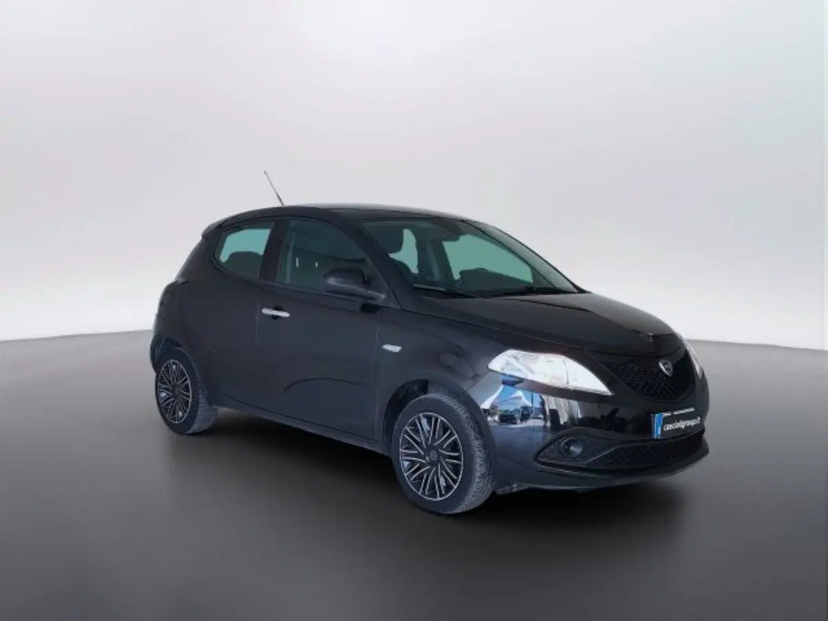 Lancia Ypsilon usata a Teramo (3)