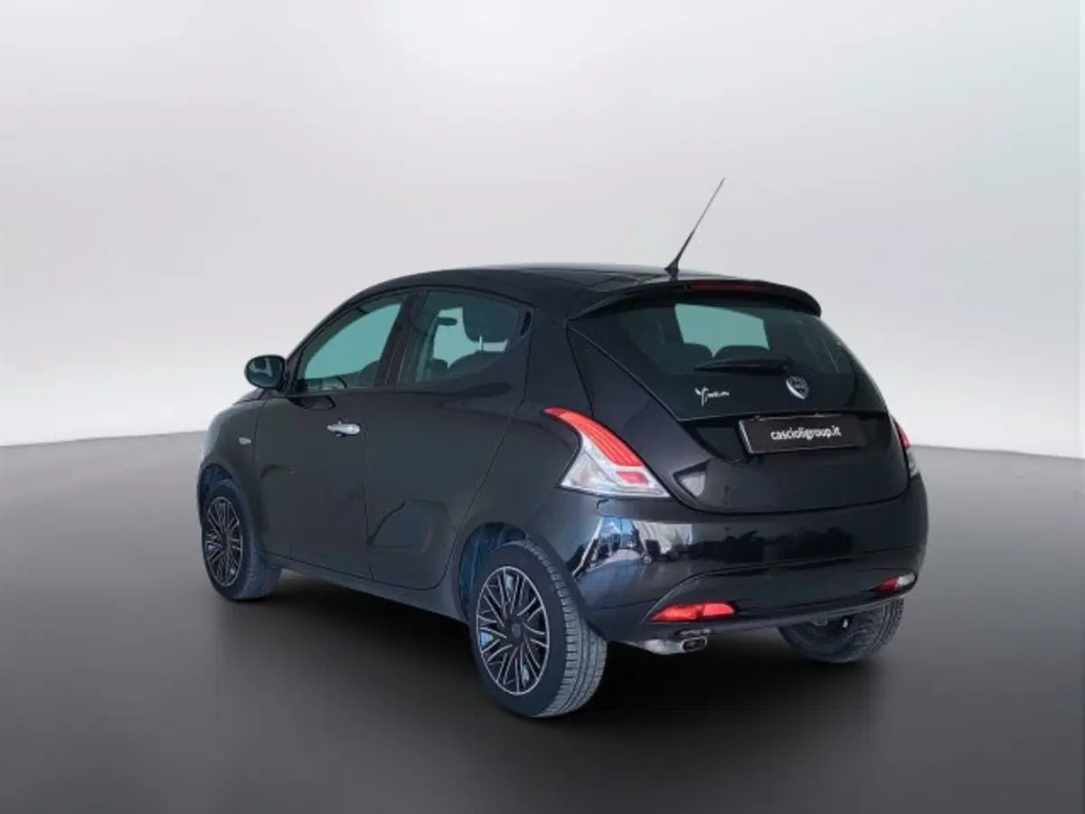 Lancia Ypsilon usata a Teramo (7)