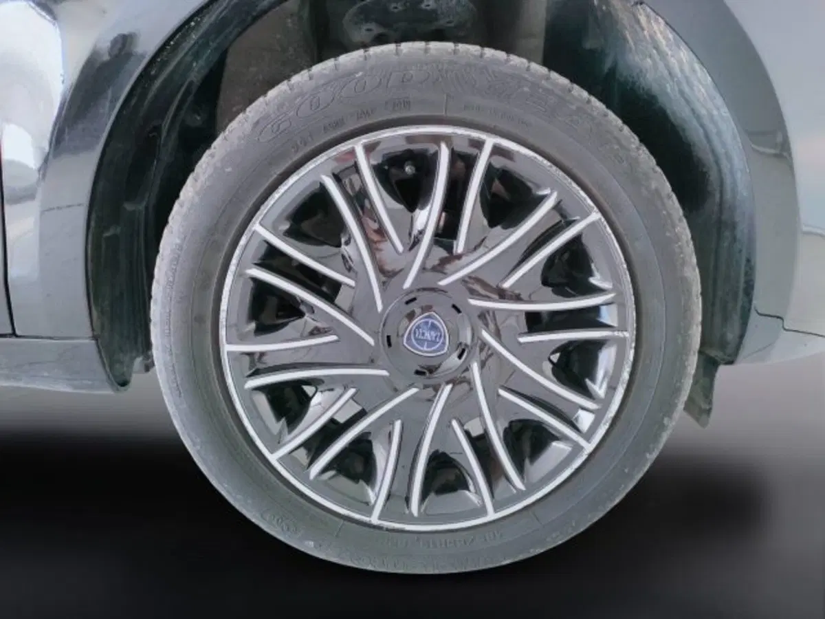 Lancia Ypsilon usata a Teramo (9)