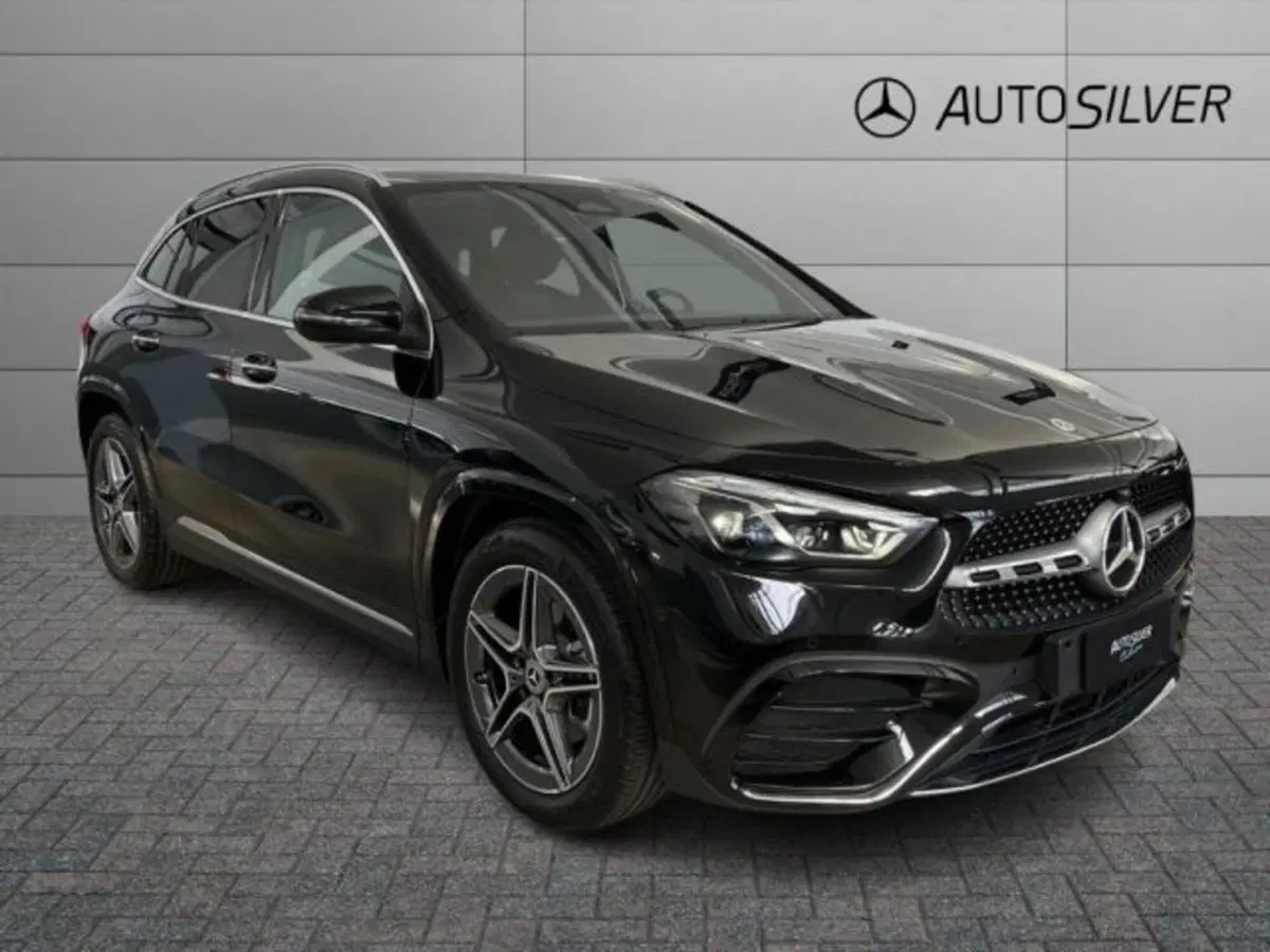 Mercedes-Benz GLA SUV nuova a Verona