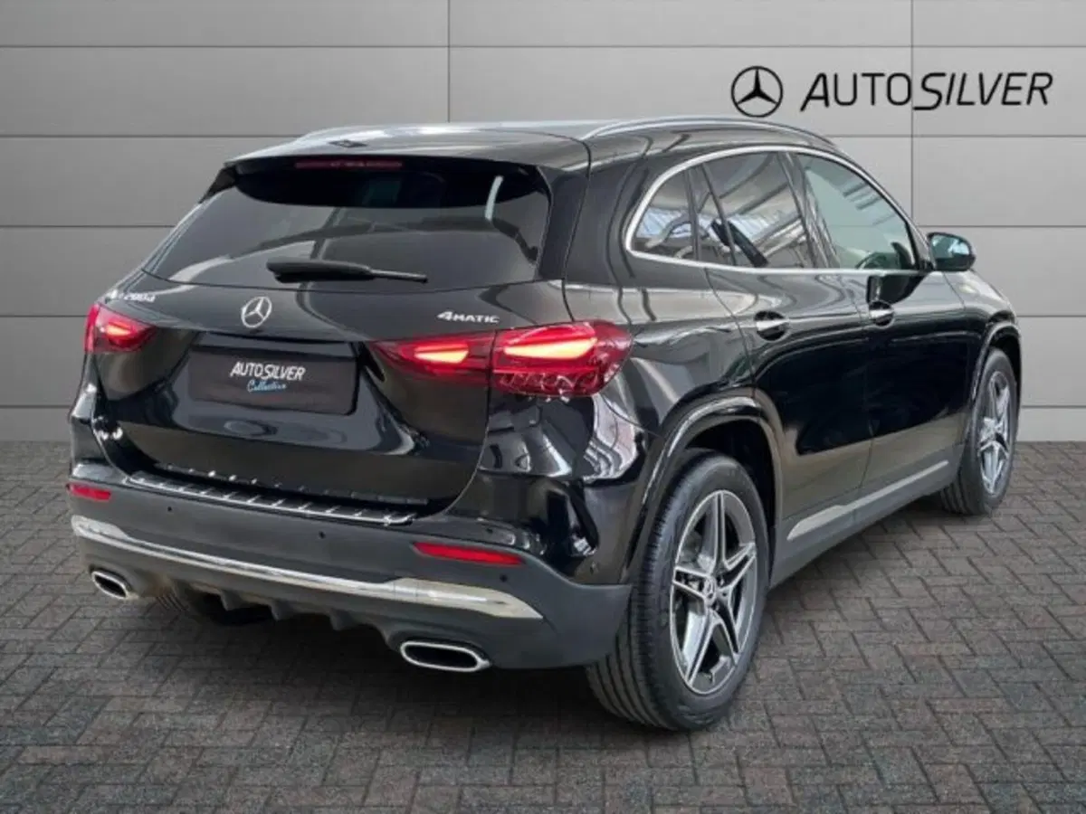 Mercedes-Benz GLA SUV nuova a Verona (2)