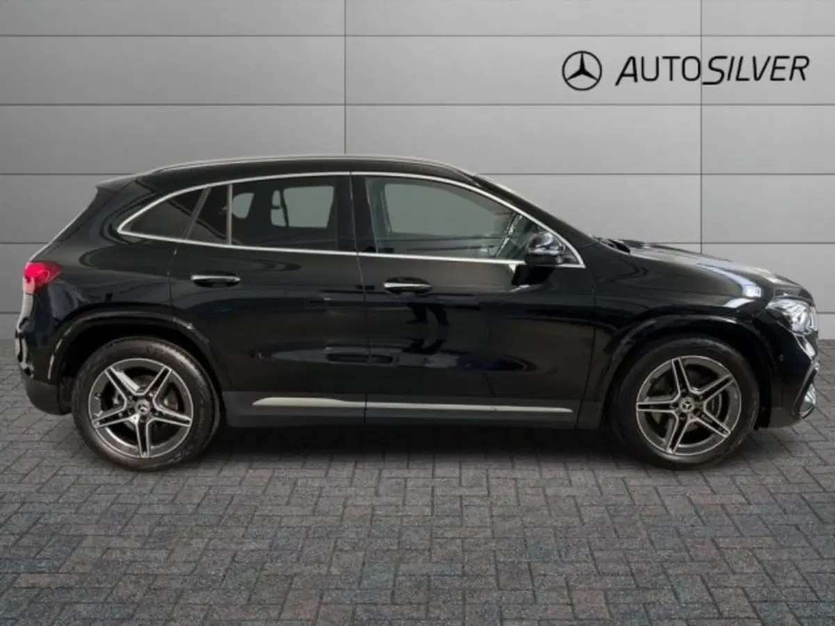 Mercedes-Benz GLA SUV nuova a Verona (5)