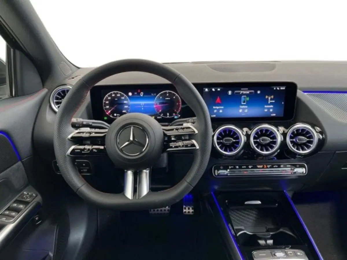 Mercedes-Benz GLA SUV nuova a Verona (11)