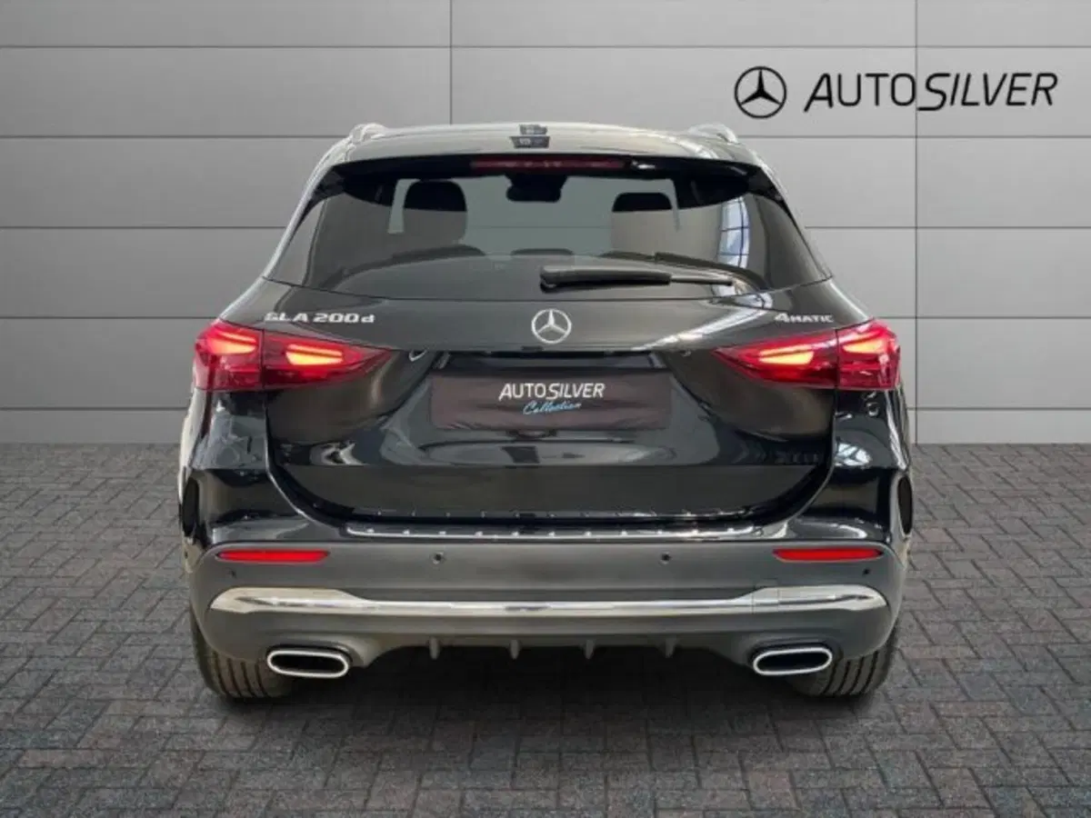 Mercedes-Benz GLA SUV nuova a Verona (4)
