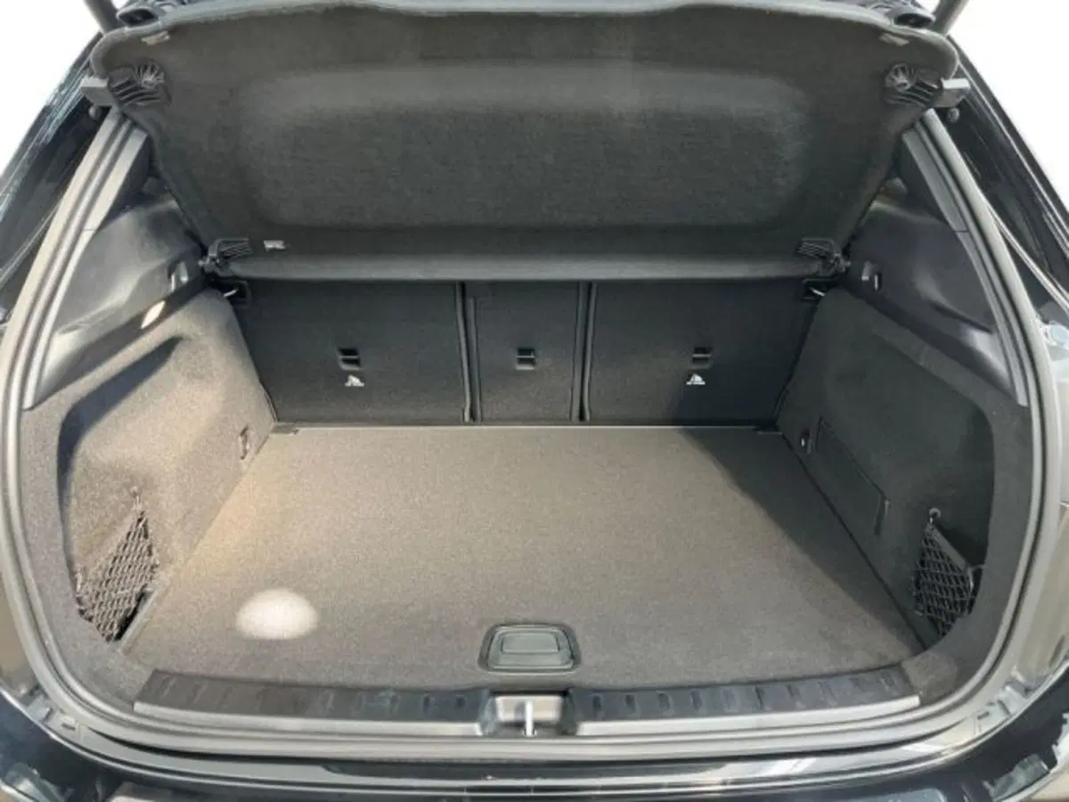 Mercedes-Benz GLA SUV nuova a Verona (8)