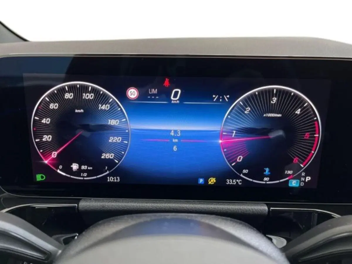 Mercedes-Benz GLA SUV nuova a Verona (13)