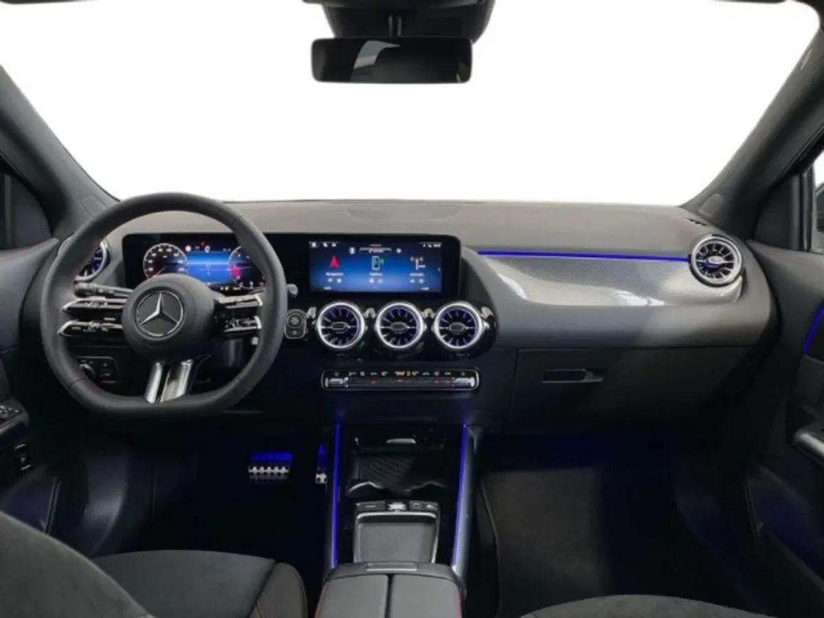 Mercedes-Benz GLA SUV nuova a Verona (9)