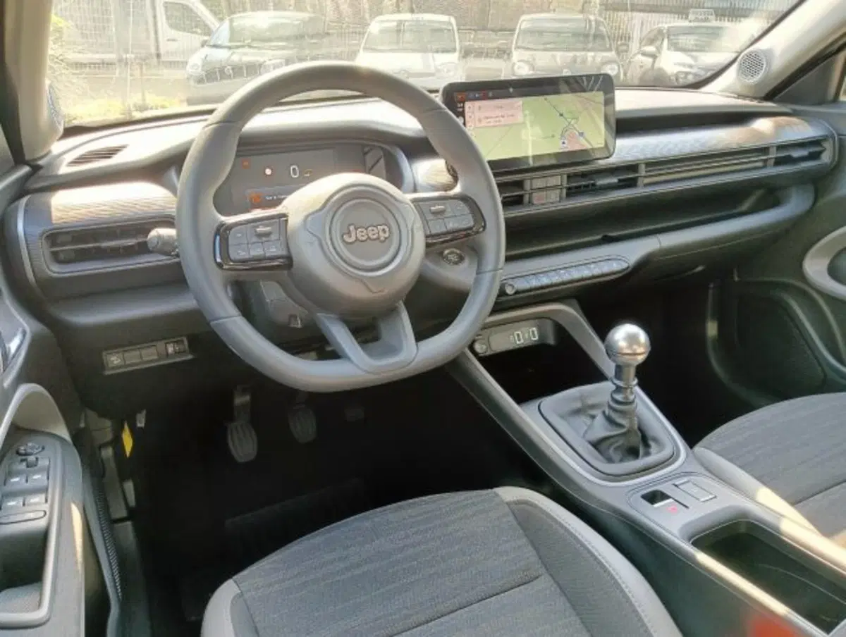 Jeep Avenger nuova a Brescia (6)