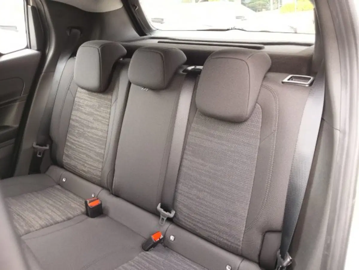 Jeep Avenger nuova a Brescia (9)