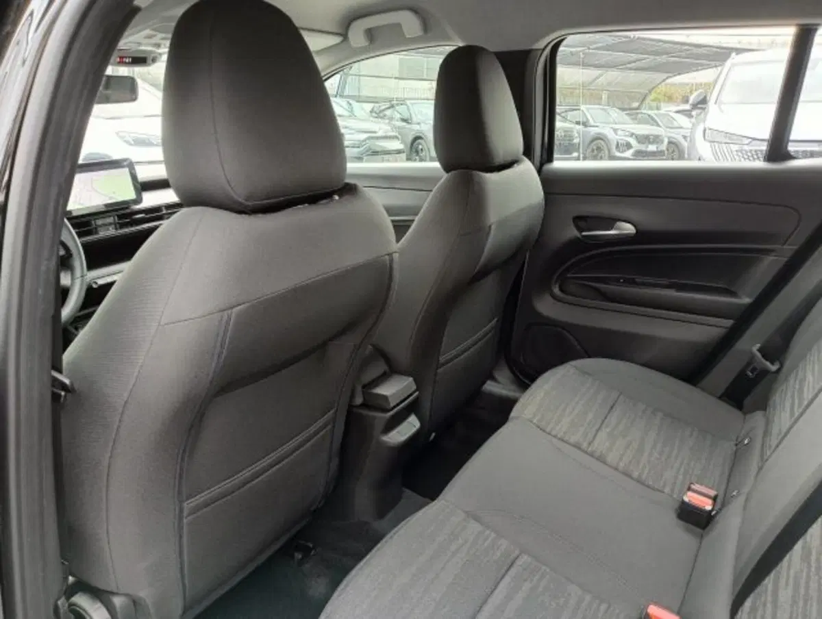 Jeep Avenger nuova a Brescia (10)