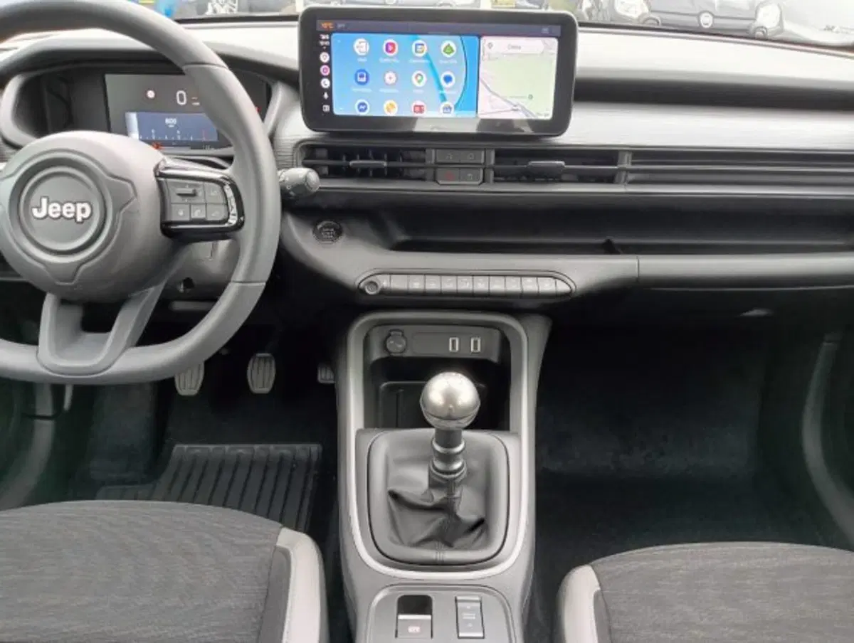 Jeep Avenger nuova a Brescia (16)