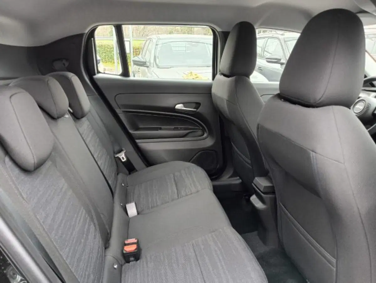 Jeep Avenger nuova a Brescia (17)