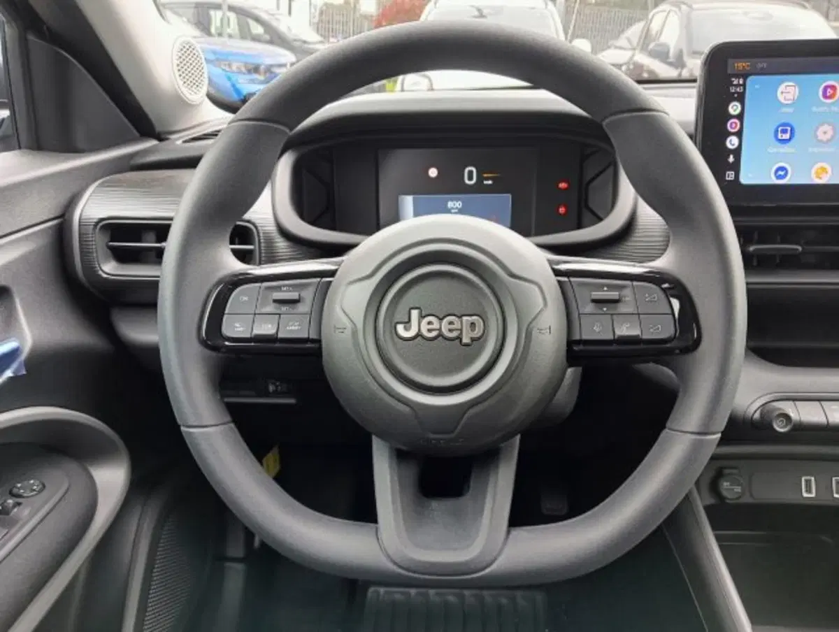 Jeep Avenger nuova a Brescia (7)