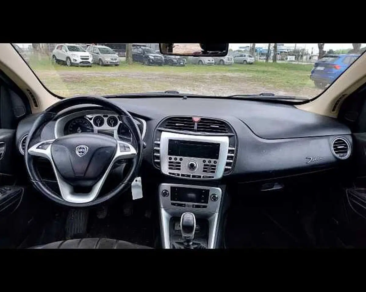 Lancia Delta usata a Ravenna (8)