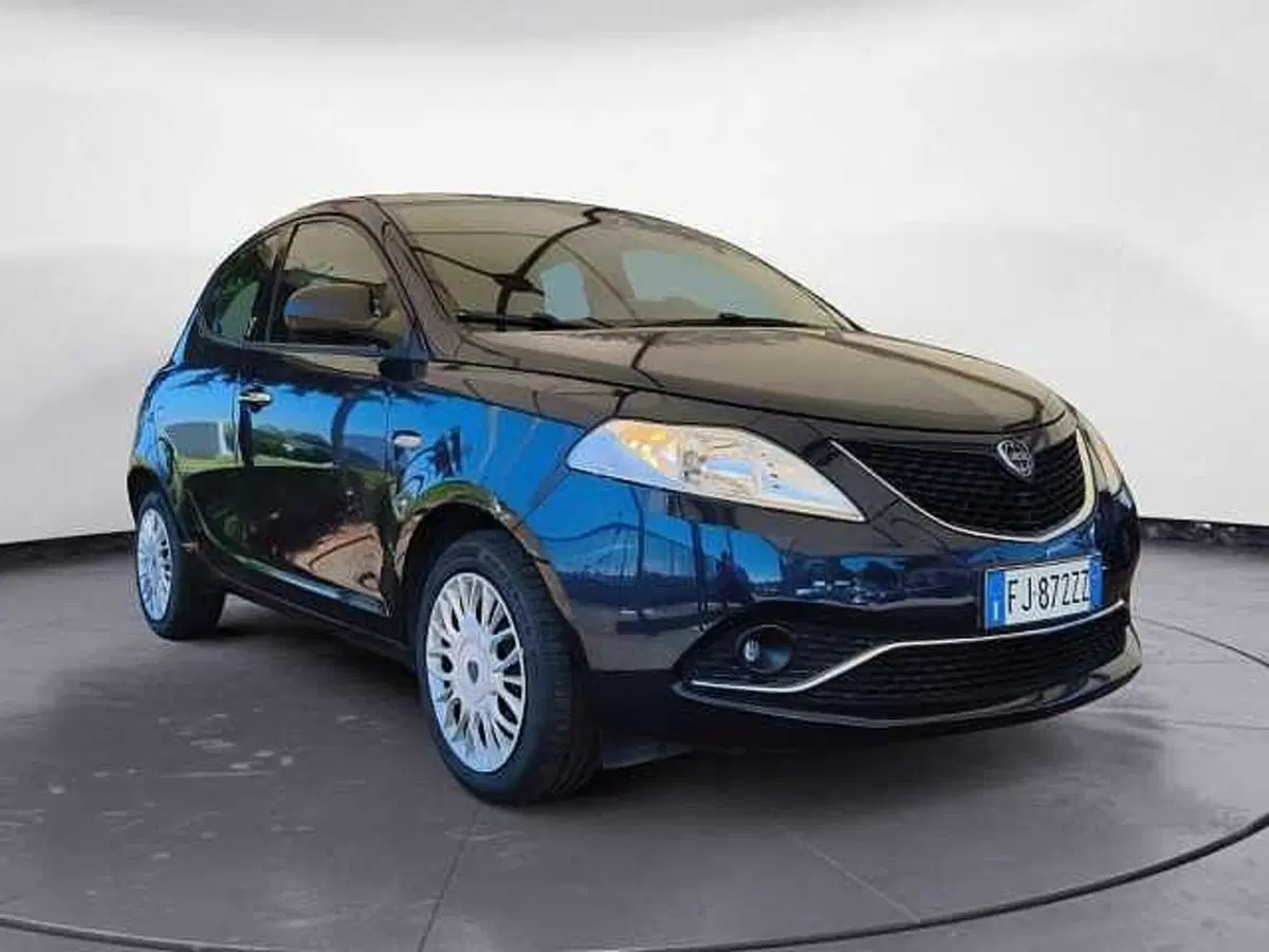 Lancia Ypsilon usata a Firenze (13)
