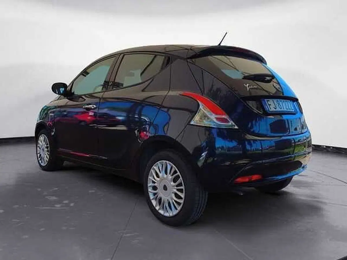 Lancia Ypsilon usata a Firenze (6)