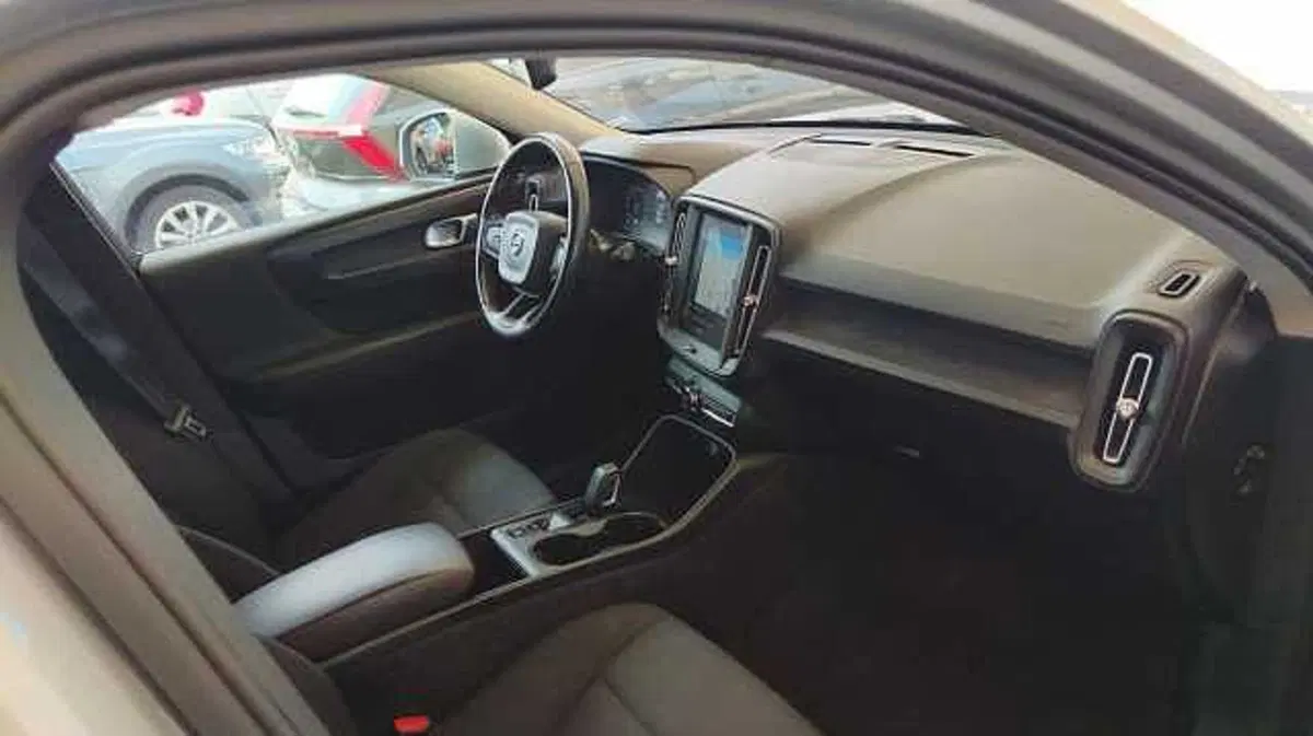 Volvo XC40 usata a Firenze (11)
