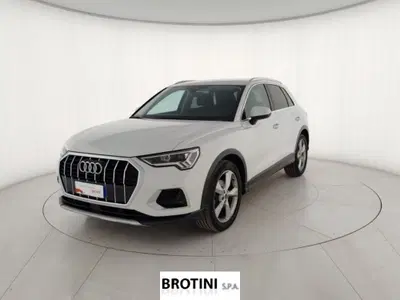 Audi Q3 35 TDI quattro S tronic Business Advanced del 2022 usata a Massa